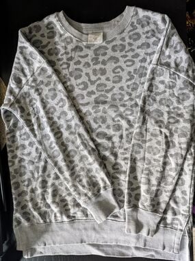 Bloom+Pop Grey Leopard Print Sweater